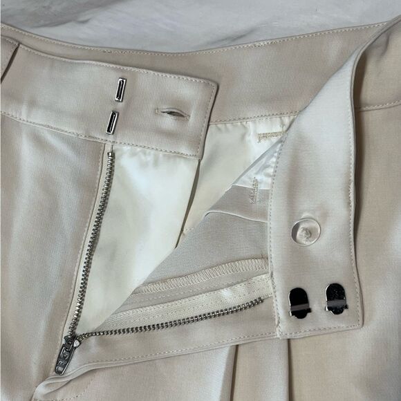 NWT Cinq a Sept | Crochet Lace Corinna Short in Light Plaster 2 - Picture 6 of 9